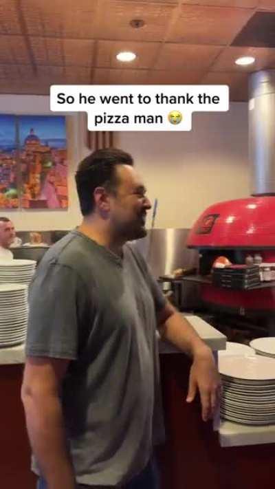 Italian man finds authentic pizza in USA