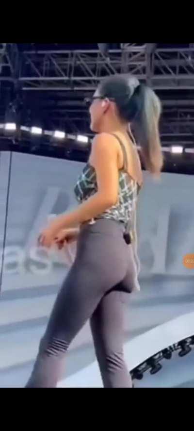 Jihyo perfect ass