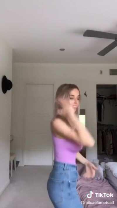 Dance in purple