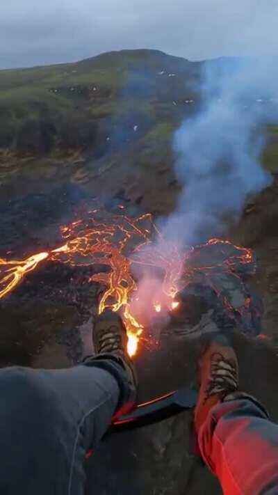 🔥 A flyover the Fagradalsfjall Volcanic Eruption in Iceland from yesterday