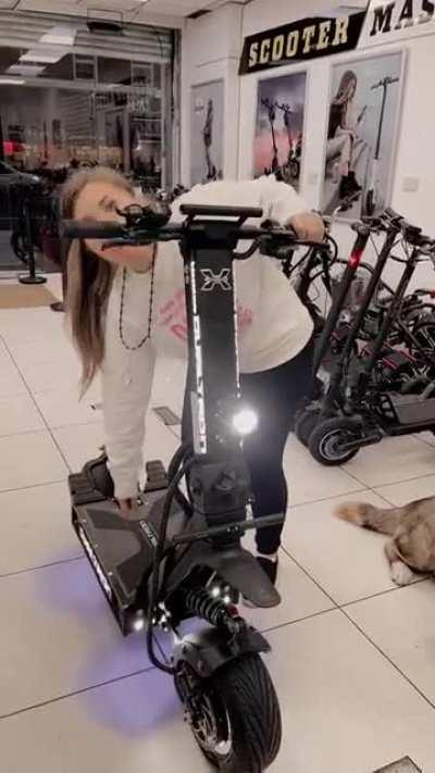 Excuse me it is a cool scooter but these lights are not working. Xpost from r/CoolGadgetsTube