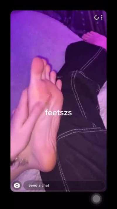 feetszs