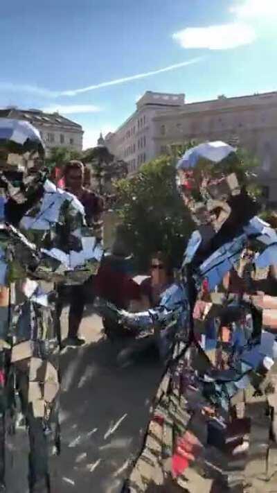 These mirror costumes at Buskers Festival Vienna