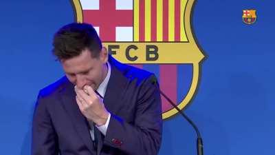 Lionel Messi gets a standing ovation at his press conference.