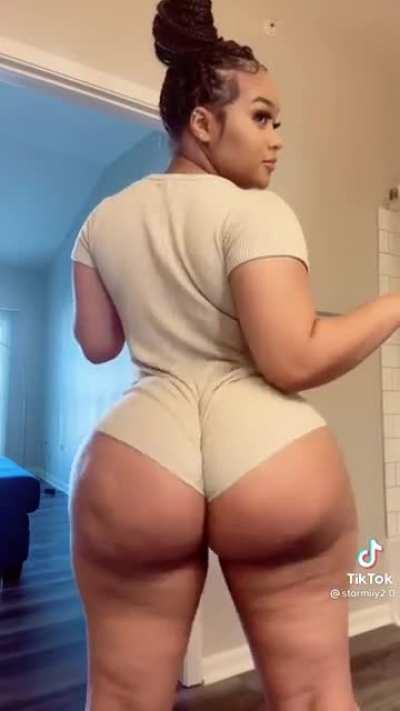 Thick Thigh Cougar