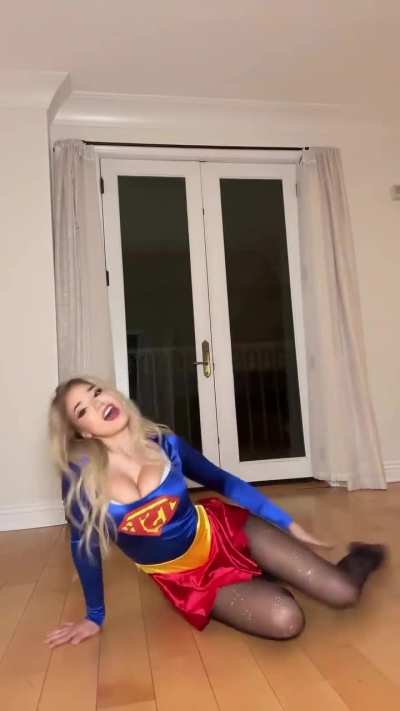 Super Girl Cosplay