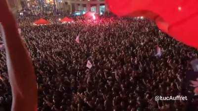 “No Pasaran” Incredible scenes in France this evening as the left unites to send the fascists packing.