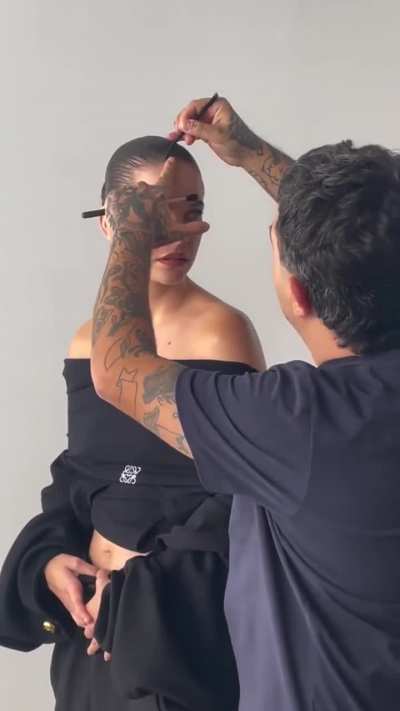 Another BTS of Barbara's photoshoot for Harper’s Bazaar Brasil September issue