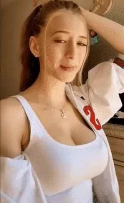 Sophia Diamond’s busty teen titties