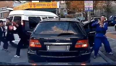 RoAdRAge iN KoREa LeADs To MaNslaUGhTeR