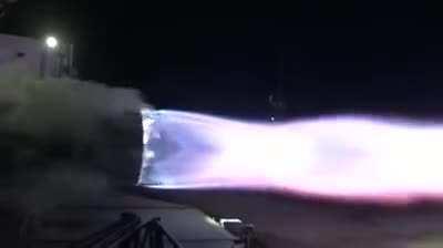 Raptor engine powered by cryogenic methane and liquid oxygen - SpaceX