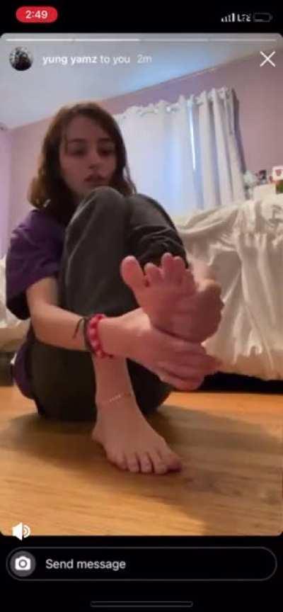 Feet vid