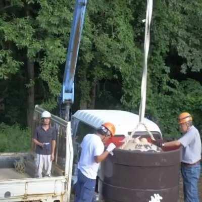 Yonshakudama, a 420 kg fireworks shell with a diameter of 12 m.