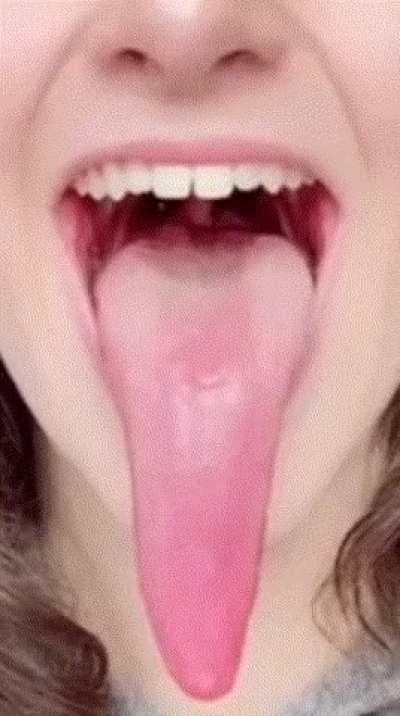 Zoomed in GIF of Evana Stone's Long Tongue