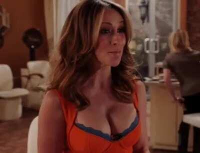 Jennifer Love Hewitt Showing Off