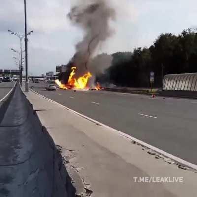 Tesla Malfunction on highway, explodes roughly 14 times.