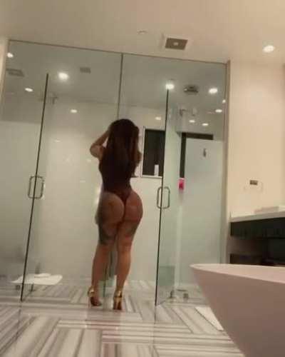 Still the best vid of that ass