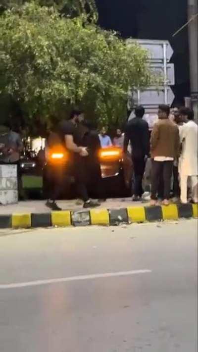 35,000,000 rps BMWi8 crash in f/6 Islamabad