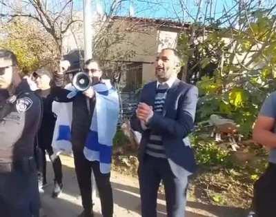 Jerusalem city council member with his megaphone & with Israeli police escort is back again to Palestinian neighborhood in East Jerusalem calling for a 2nd Nakba = Ethnic cleansing. Referring to the ethnic cleansing of 75% of Palestinian population in 194