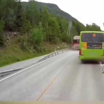 Volvo Trucks - Emergency braking at its best!