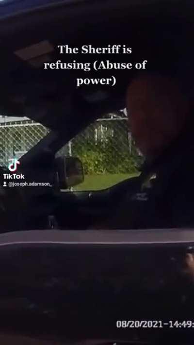 Police officer pulls over sheriff for speeding 🚨👮