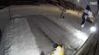 My method for shoveling the drive... so satisfying in timelapse