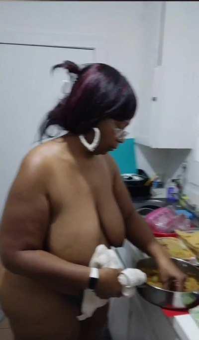 Did Your SuperSized Ebony Queen Cook Thanksgiving Dinner naked too?
