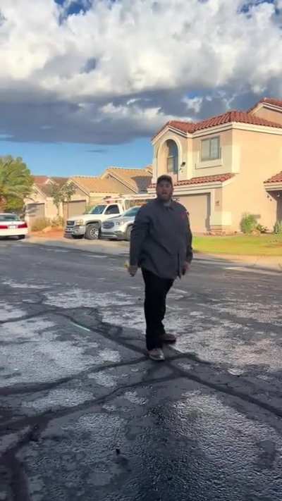 A man freaking out over a lady that was doing a tnr. 