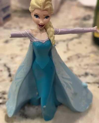 MonkaW Elsa?