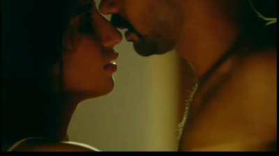 Parul Gulati rare kissing and lovemaking scene