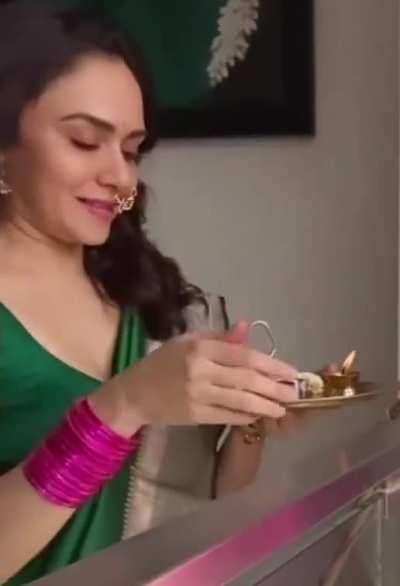 Amruta khanvilkar