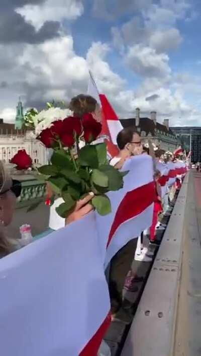 In London Lithuanians and Belarusian have gathered along the Westminster Bridge to show solidarity with the protesters in Belarus and demand greater response to the regime violence from Western Governments.