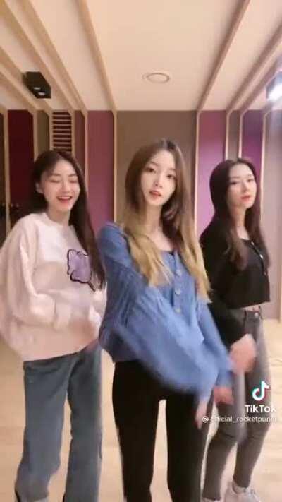 210305 Yeonhee w/ Yunky & Dahyun TikTok