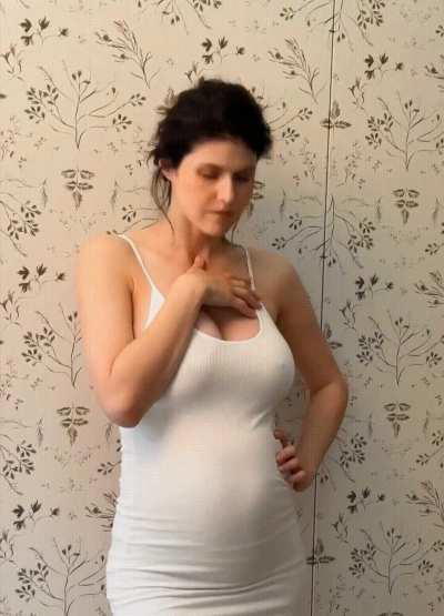 Been fapping to Alexandra Daddario the whole day .Her boobs got even bigger after the pregnancy 