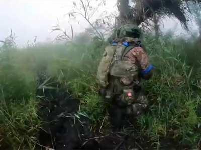 Small Ukranian Unit land on the other side of the dniper but get repelled by russian fire, music from source