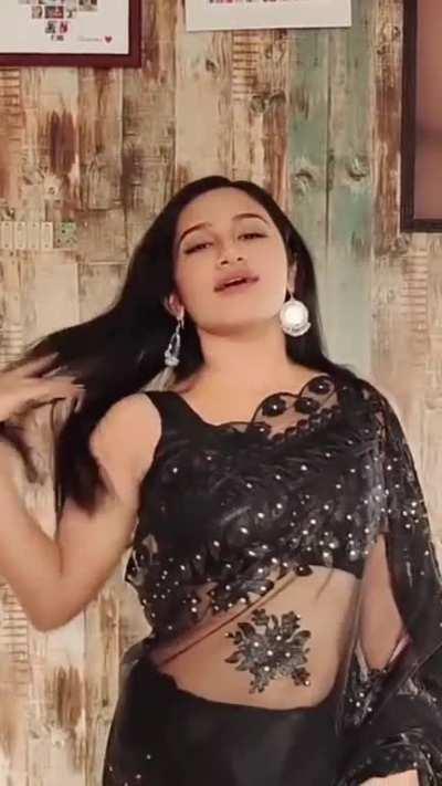 Raveena Daha Sexy Navel