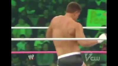 Cody Rhodes shaking his ass