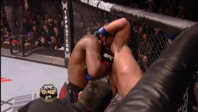 Jon Jones chokes Lyoto Machida out at UFC 140: Jones vs. Machida