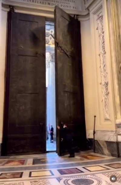 Closing the 2000 year old doors of Saint John Lateran