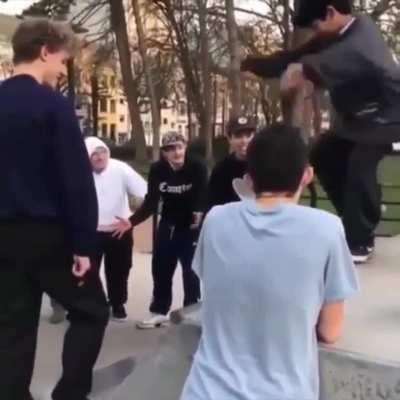 Skateboarders encouraging a child to drop in for the first time! (Couldn’t crosspost)