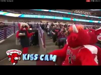 Kiss cam