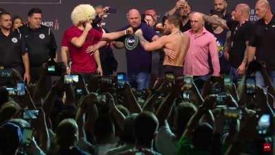 Khabib Nurmagomedov vs. Conor McGregor weigh-in staredown