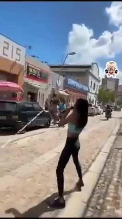 Average store entertainer in Brazil