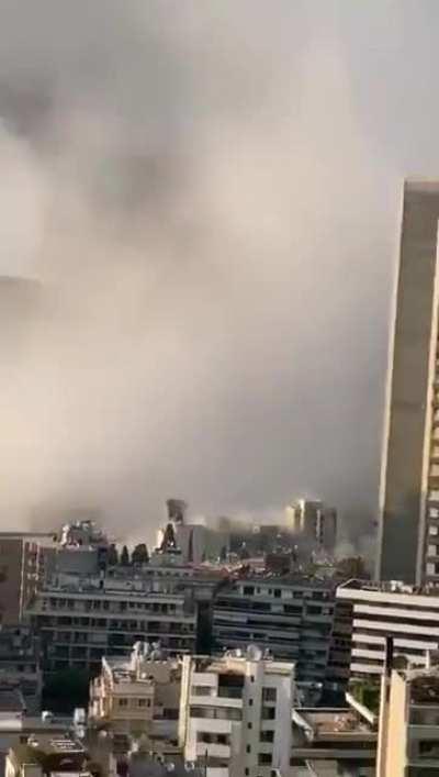 Video of the explosion at Beirut Port