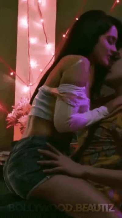 400px x 711px - ðŸ”¥ Priyanka Chaudhary kissing scene in 3G : IndianCelebSce...