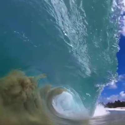 Hawaii shore break in slow motion.