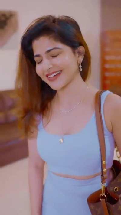 Iswarya Menon 😋