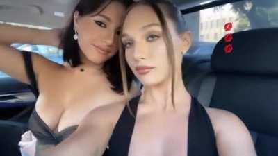 Mackenzie and Maddie, Sister Cleavage Awards