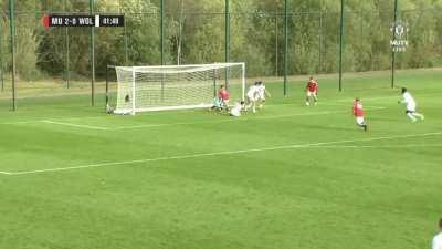 Unbelievable quadruple save by Wolves U18 goalkeeper James Storer vs Manchester United