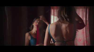 Tapsee Pannu hot scenes from Phir aayi Haseen Dilruba 